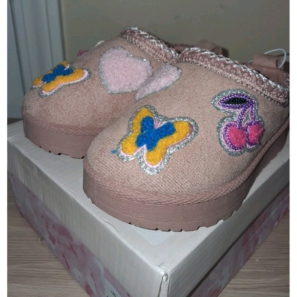 Olivia & Kate Other - Olivia & Kate Toddler Girls Flat Heel Clogs Size 6 NEW